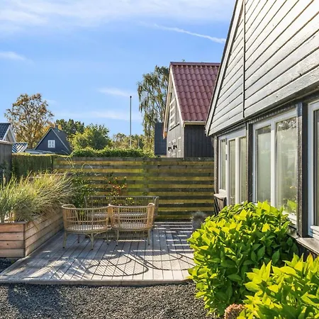 Pedersen - 50m From The Sea By Interhome