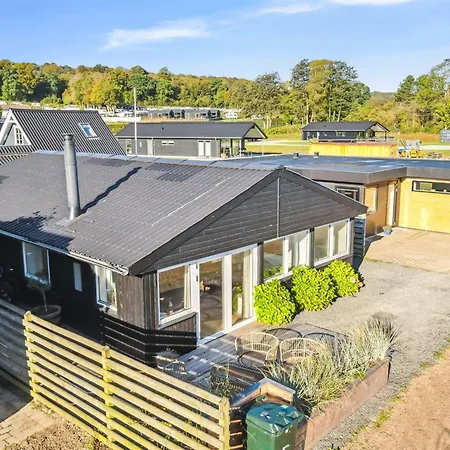 Pedersen - 50m From The Sea By Interhome 別荘 *