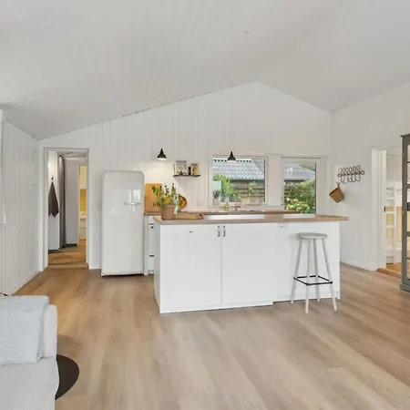 Feriehus Pedersen - 50m From The Sea By Interhome *