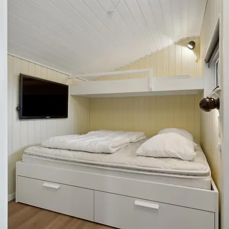 Pedersen - 50m From The Sea By Interhome Feriehus
