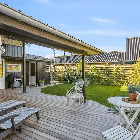 Feriehus Pedersen - 50m From The Sea By Interhome *