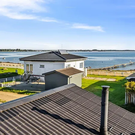 Pedersen - 50m From The Sea By Interhome Feriehus