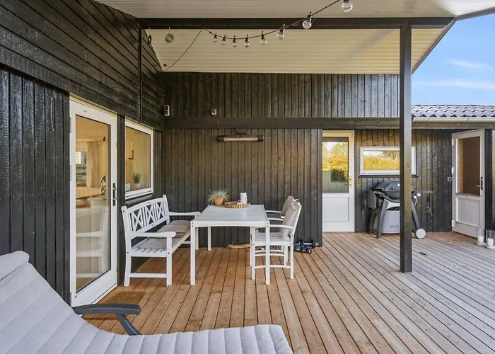 Pedersen - 50m From The Sea By Interhome