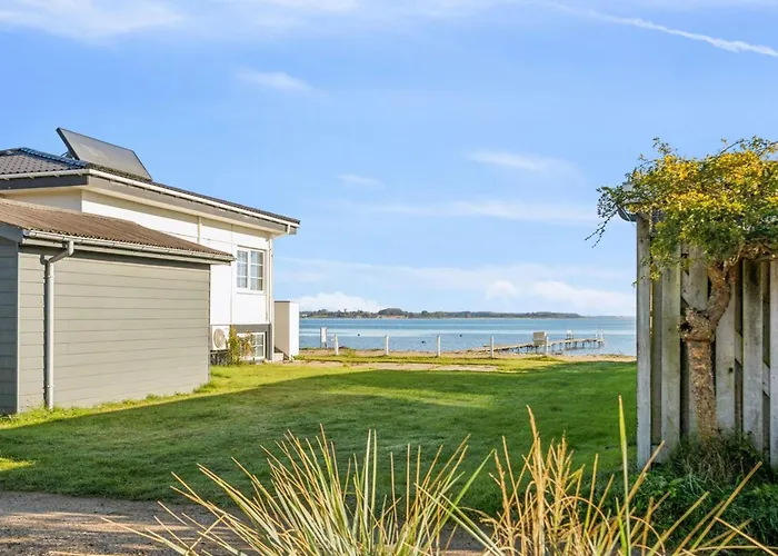 Holiday home Pedersen - 50m From The Sea By Interhome *