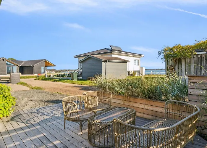 Pedersen - 50m From The Sea By Interhome