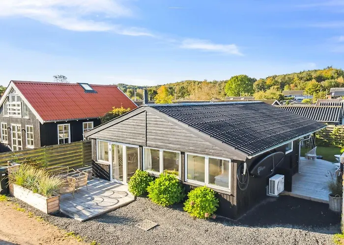 Pedersen - 50m From The Sea By Interhome