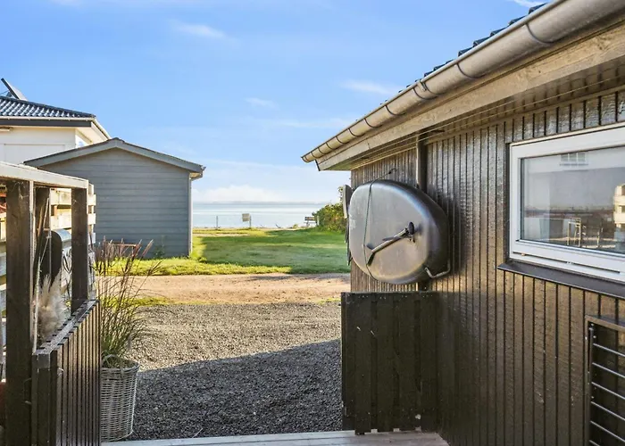 Pedersen - 50m From The Sea By Interhome