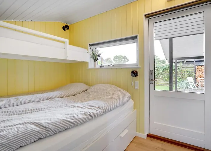 Pedersen - 50m From The Sea By Interhome