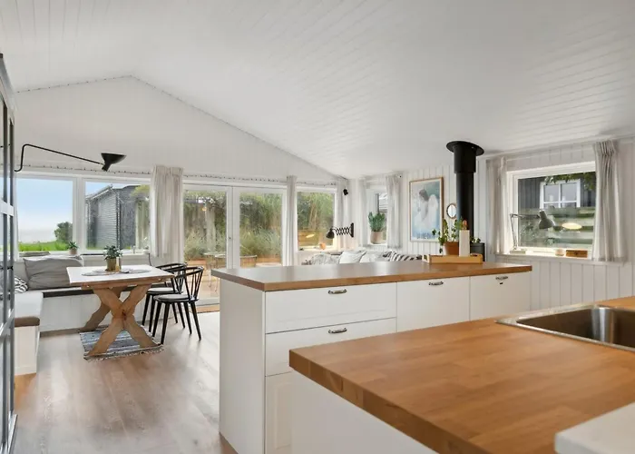 Holiday home Pedersen - 50m From The Sea By Interhome *