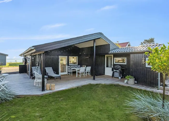 Pedersen - 50m From The Sea By Interhome